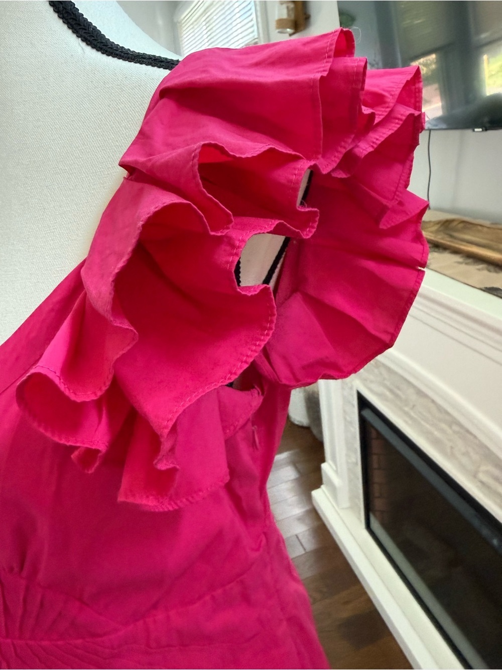 Bright Fuchsia Ruffle Sleeve Dress size Large - Picture 4 of 9